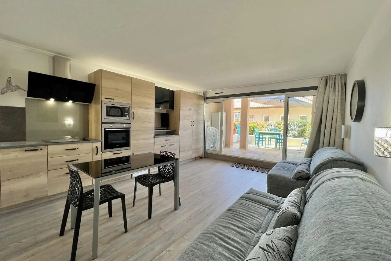 Nice Studio With Balcony Located In Frejus